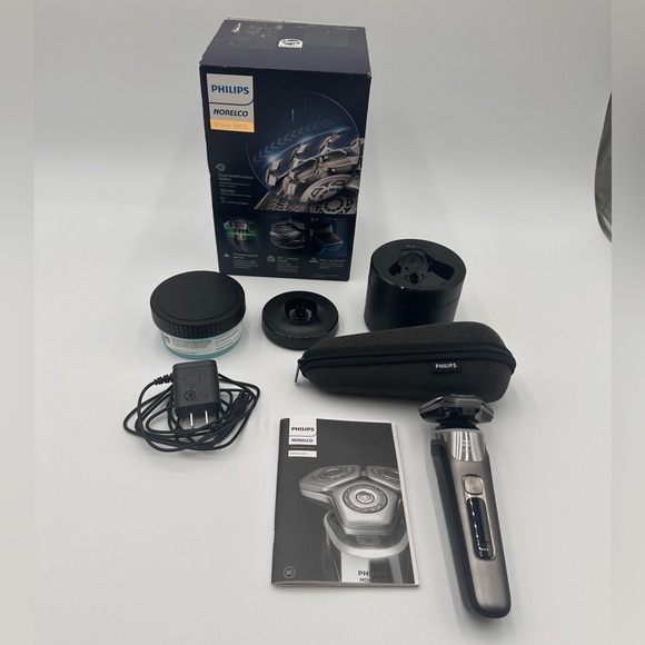 Philips Shaver Series 9000 Wet and Dry Electric Shaver - Picture 1 of 11